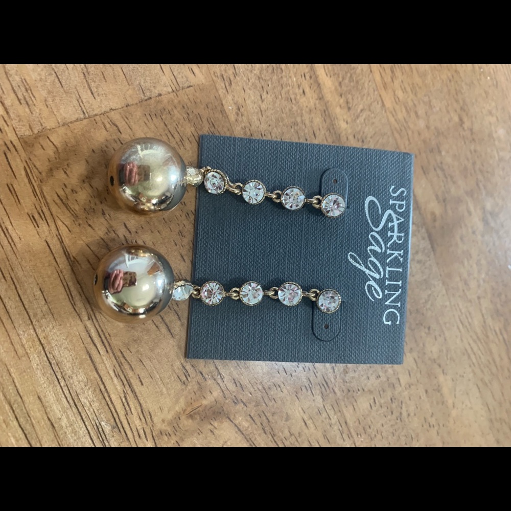 Sparking drop earrings with faux diamonds